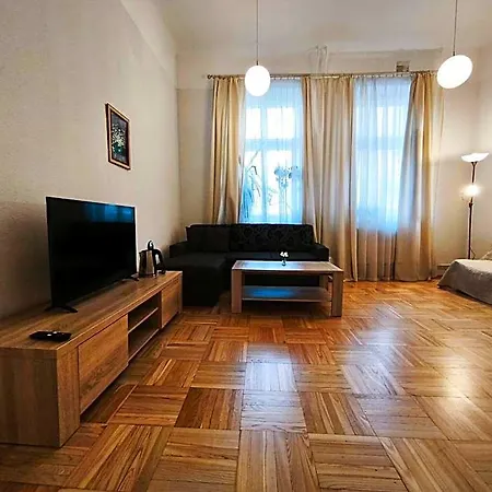 Hostel Louna