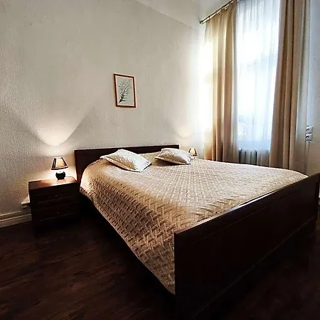 Louna Hostel *