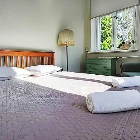 Louna Hostel *